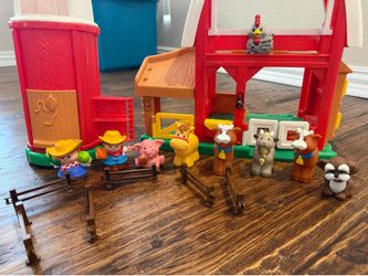 Fisher-Price Little People Animal Sounds Farm Set with Figures & Fences