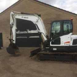 (2013) BOBCAT E-80