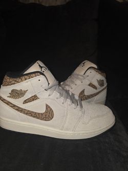 Nike Air Jordan 1 Mid Elaphant Light Oreowood