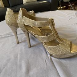 Beautiful Gold Sandals- Size 6.5 - 4” Heel