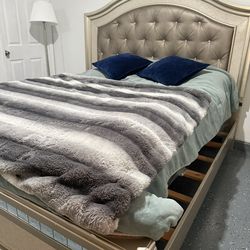 King Bedroom Set – Bed + Dresser With mirror + Nightstand