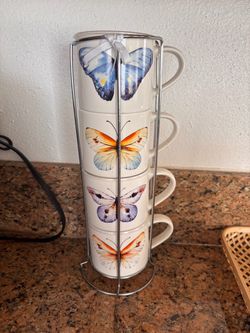 New 4pc coffee mug set butterflies 🦋 new kitchen decor must sell moving sale