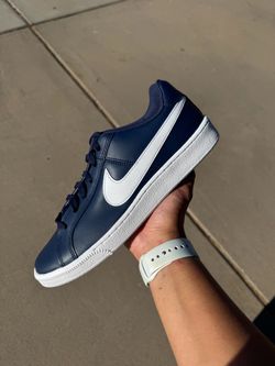Nike Court Royale