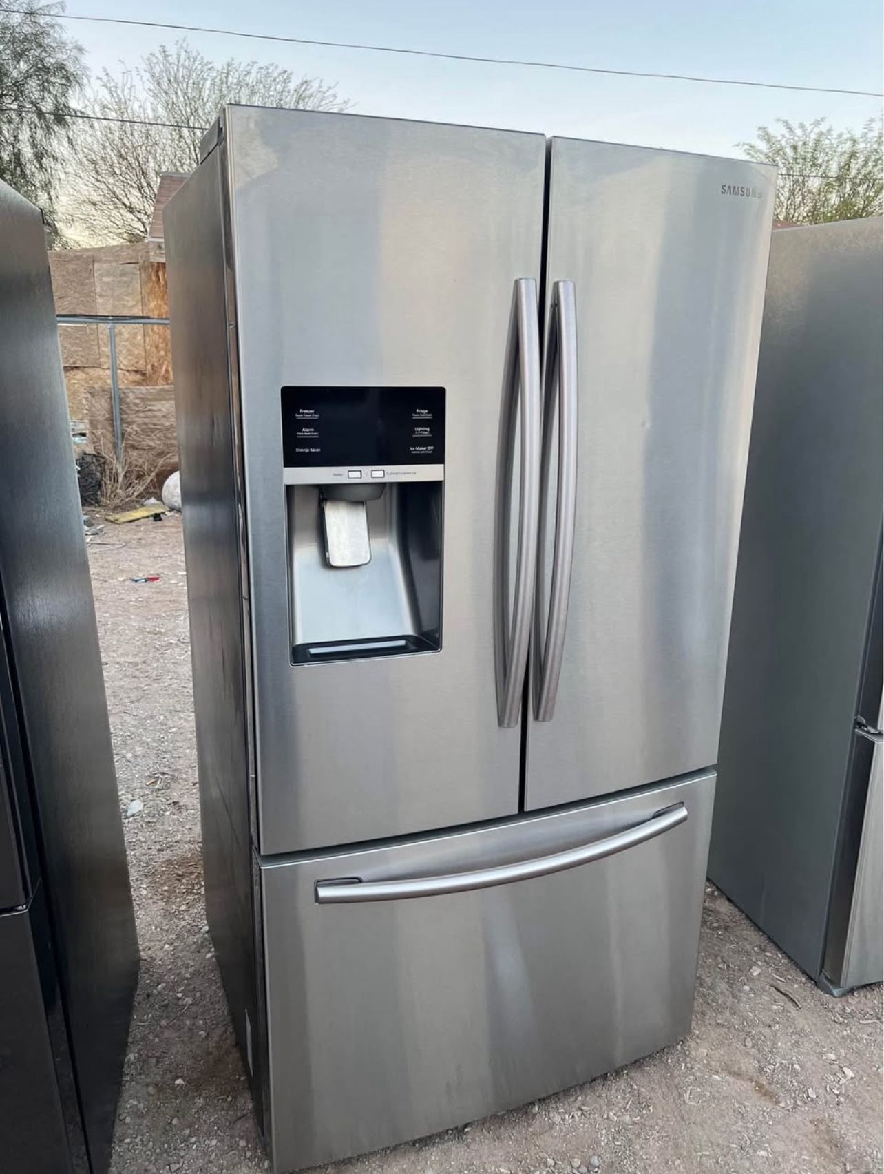 SAMSUNG REFRIGERATOR