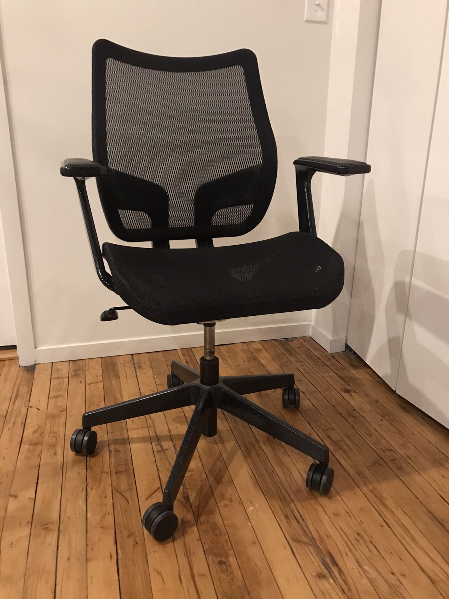 Adjustable height office chair