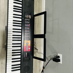 Yamaha F51 Keyboard 