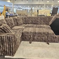 💥NEW SECTIONAL💥 