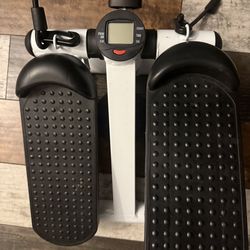 PORTABLE MINI STEPPER NEW NO BOX