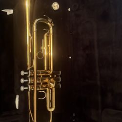 Yamaha YTR-2330 Student Bb Trumpet - Gold Lacquer