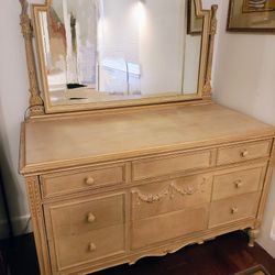 Antique Bedroom Furniture Set