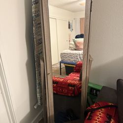 Swivel Jewelry Mirror 