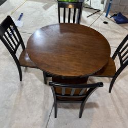 Breakfast Table With 4 Chairs