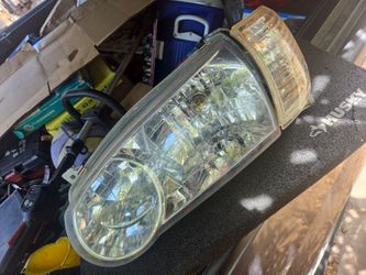 Car Headlight Assembly with Turn Signal