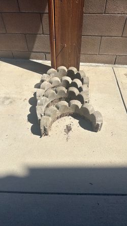 4 planter stones