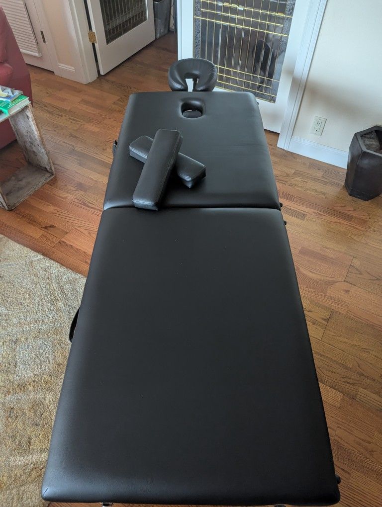 New massage Table