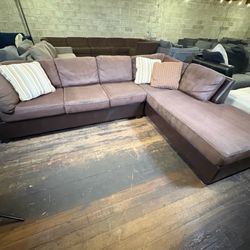Oversized Brown Sectional w/ Chaise – Family-Size Seating (WE DELIVER + WE HAUL AWAY OLD COUCHES)