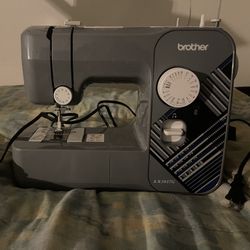 Full Size Sewing Machine 