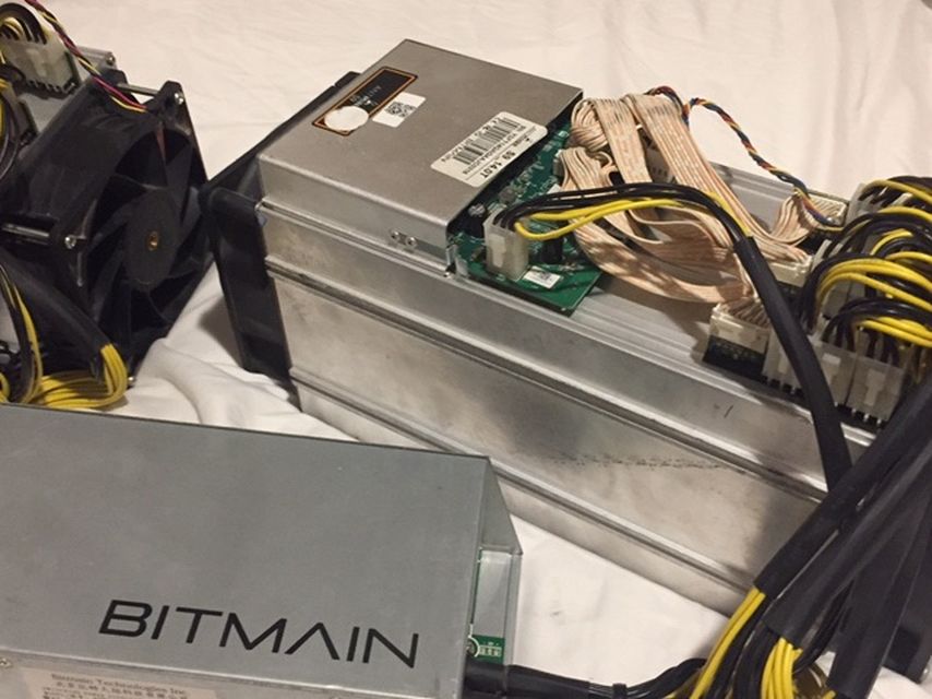 Bitmain S9 Antminer, Bitcoin Miner