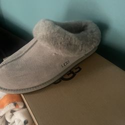 UGGS