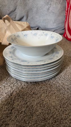 9-Piece Vintage International Porcelain "Havershire" Dinnerware Set