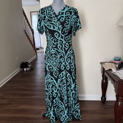 Very soft and comfortable ladies dress size XL