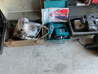Makita drill motor with charger an d instructions