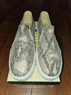 Women's shoes size 8