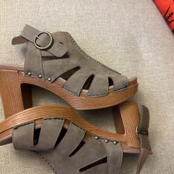 Dansko Women's Demetra Peep Toe Sandal Taupe Milled Nubuck