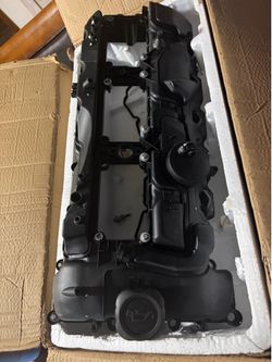 BMW valve cover