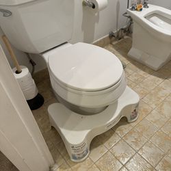 Squatty  Potty 7” Stool To Help Poop