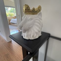 Plaster Lion head