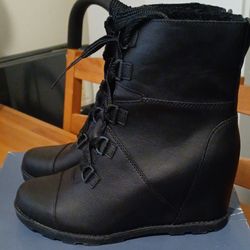 New Universal Thread Wedge Lace Up Booties Waterproof Women's Size 9