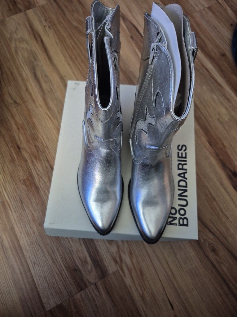Womens Silver Boots Size 9