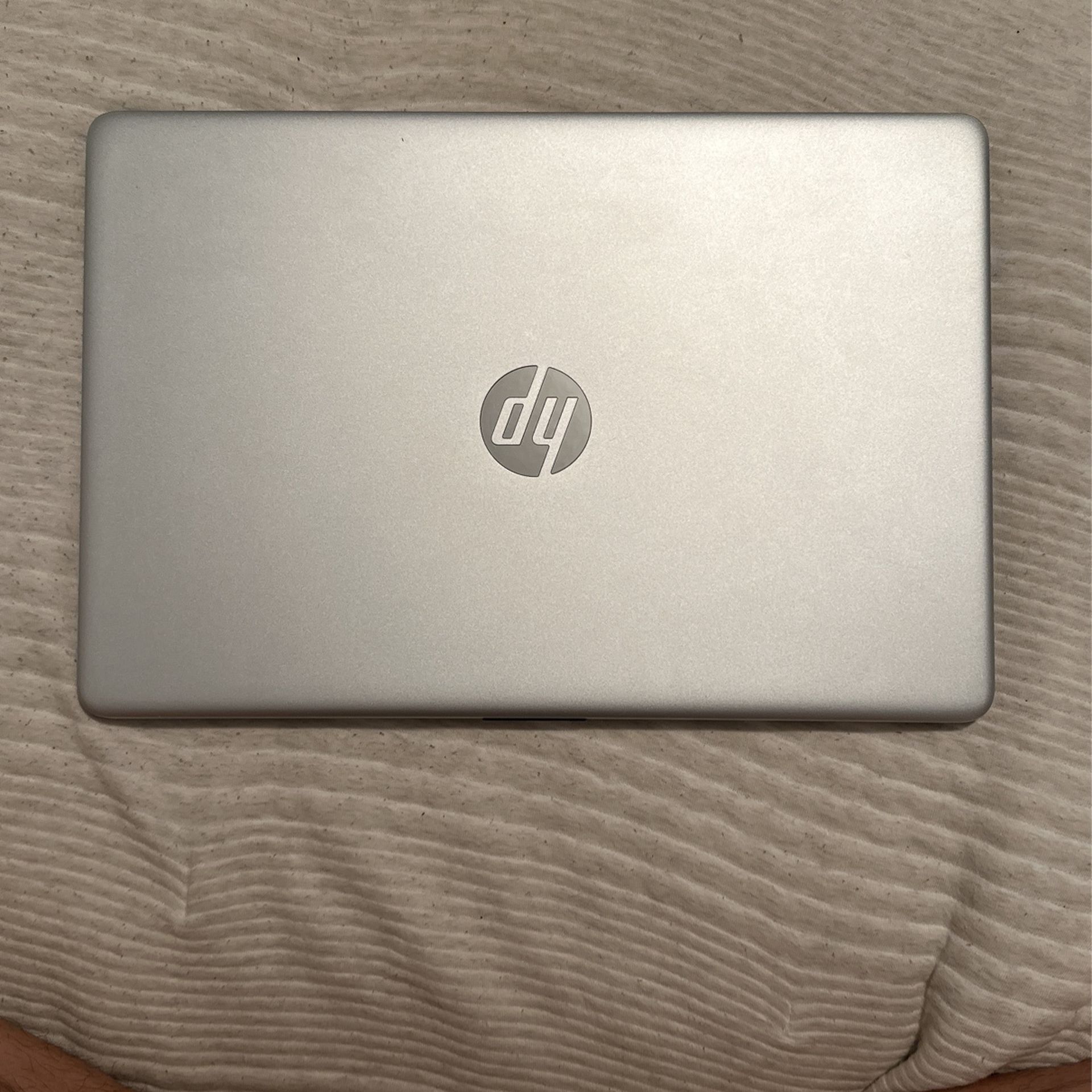 Laptop HP /Ryzen 3 