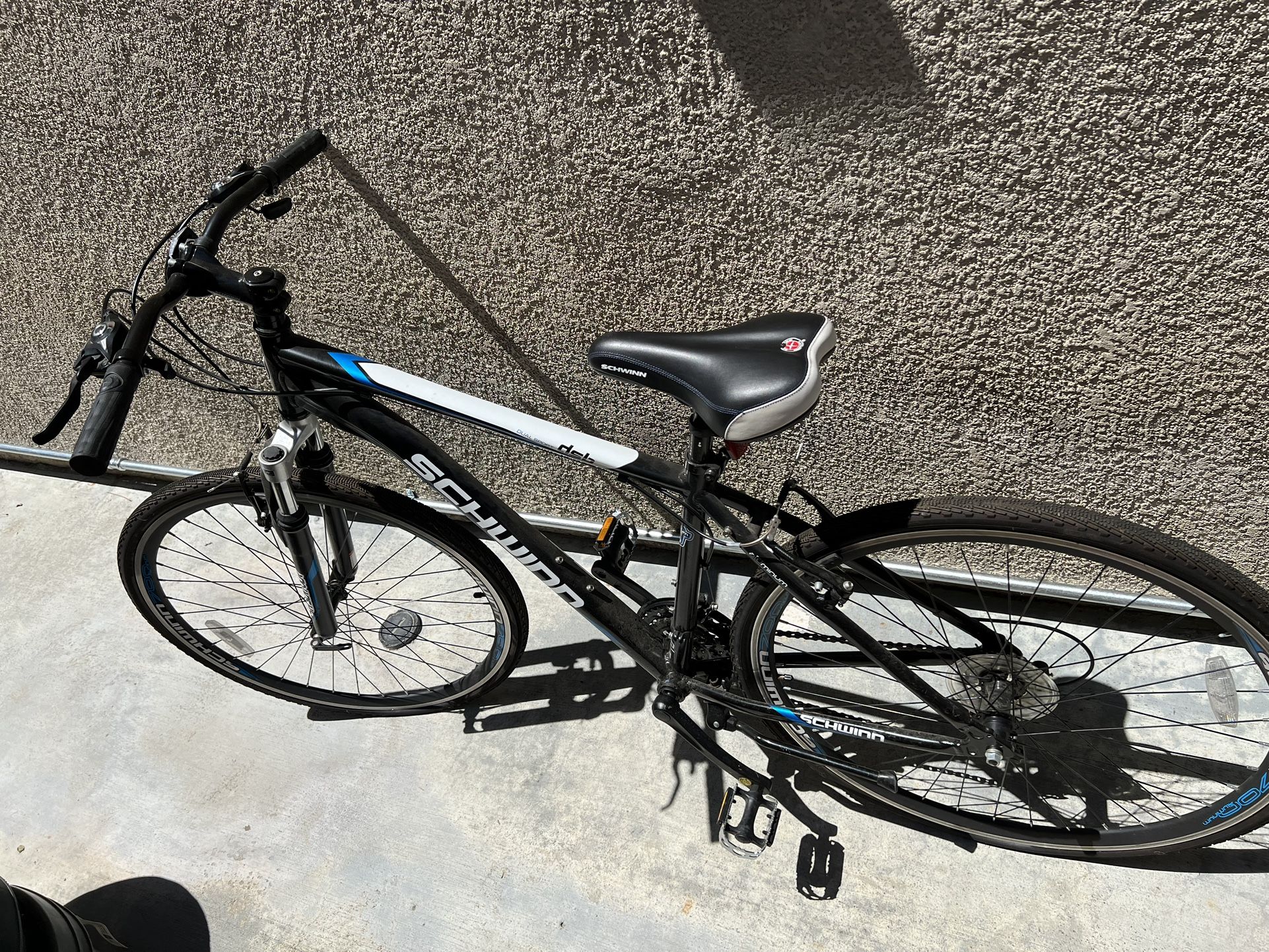 Schwinn DSB Hybrid Bike, 700c wheels, 21 speeds, 29 Wheels, Blue Black 