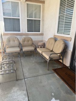 Patio furniture set