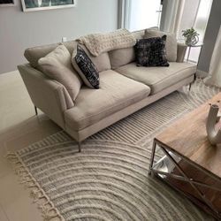 High-End Victoria's Armoire Sofa - Gently Used 🤩