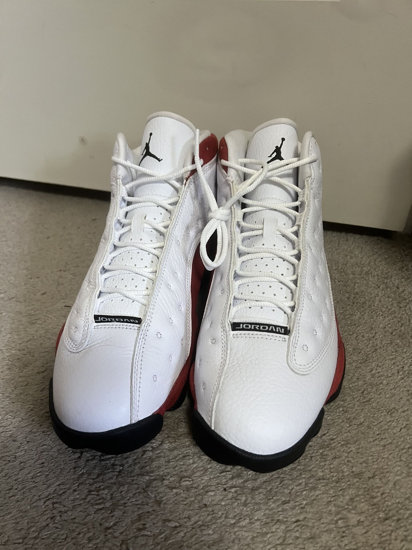 WORN ONCE JORDAN 13 CHERRY SIZE 9.5