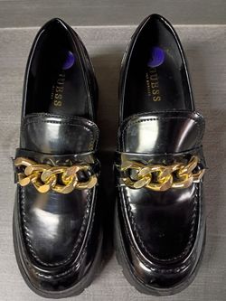 Women's Guess Shoes Size 8.5