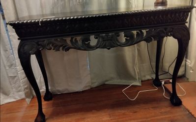The Versailles Manor Foyer Table