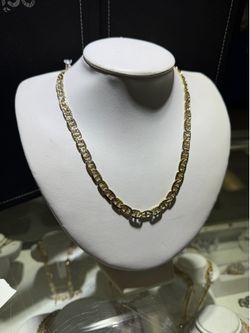 Gucci necklace
