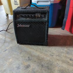 JOHNSON GUITAR AMP