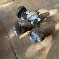 Casters / Wheels