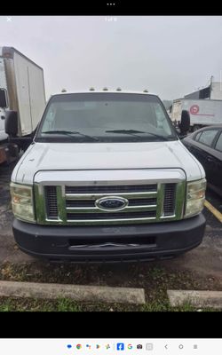2011 Ford E-450