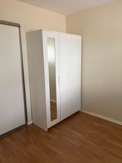 Wardrobe with 3 doors & mirror, white