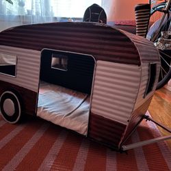 Cutest Pet Trailer Bed