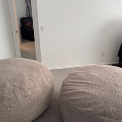 Lounge Pillow Chairs 