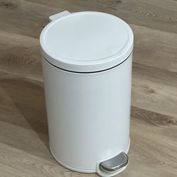 Bright room Kitchen Trash Can 