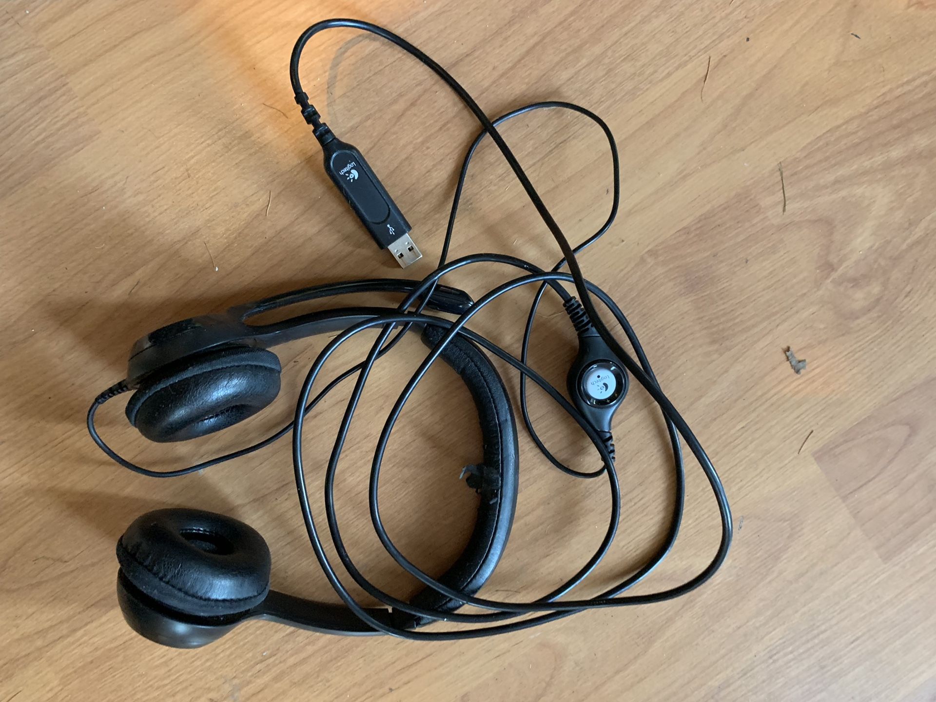 Logitech usb gaming headset pc / console