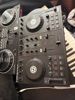 Traktor Dj Controller
